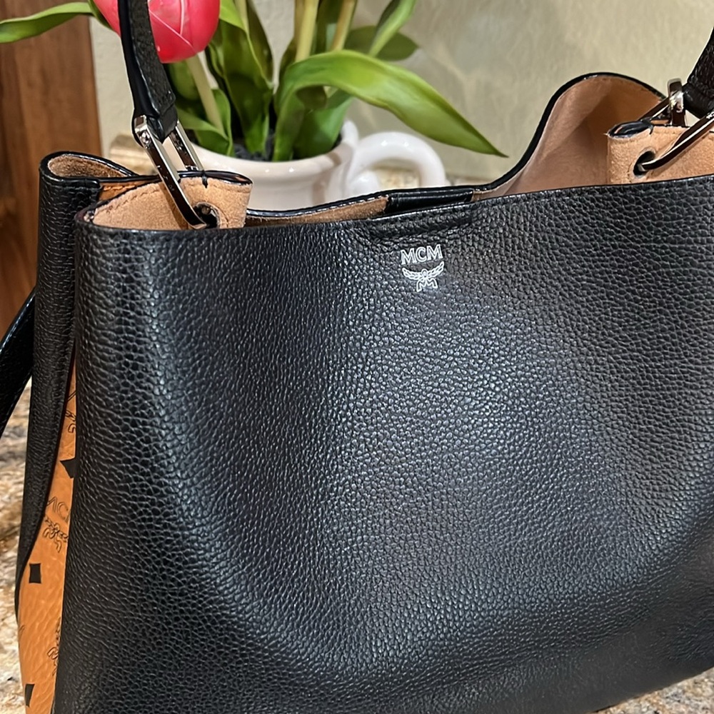 MCM Leather Visetos Shoulder Bag - Picture 2 of 12